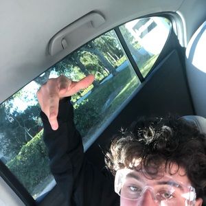 Meet your Posher, Daniel